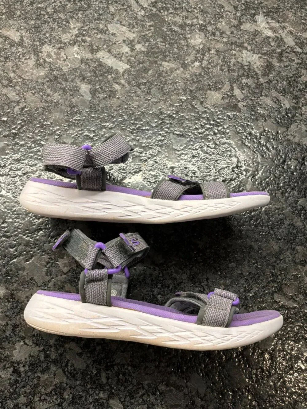 Skechers these sketchers